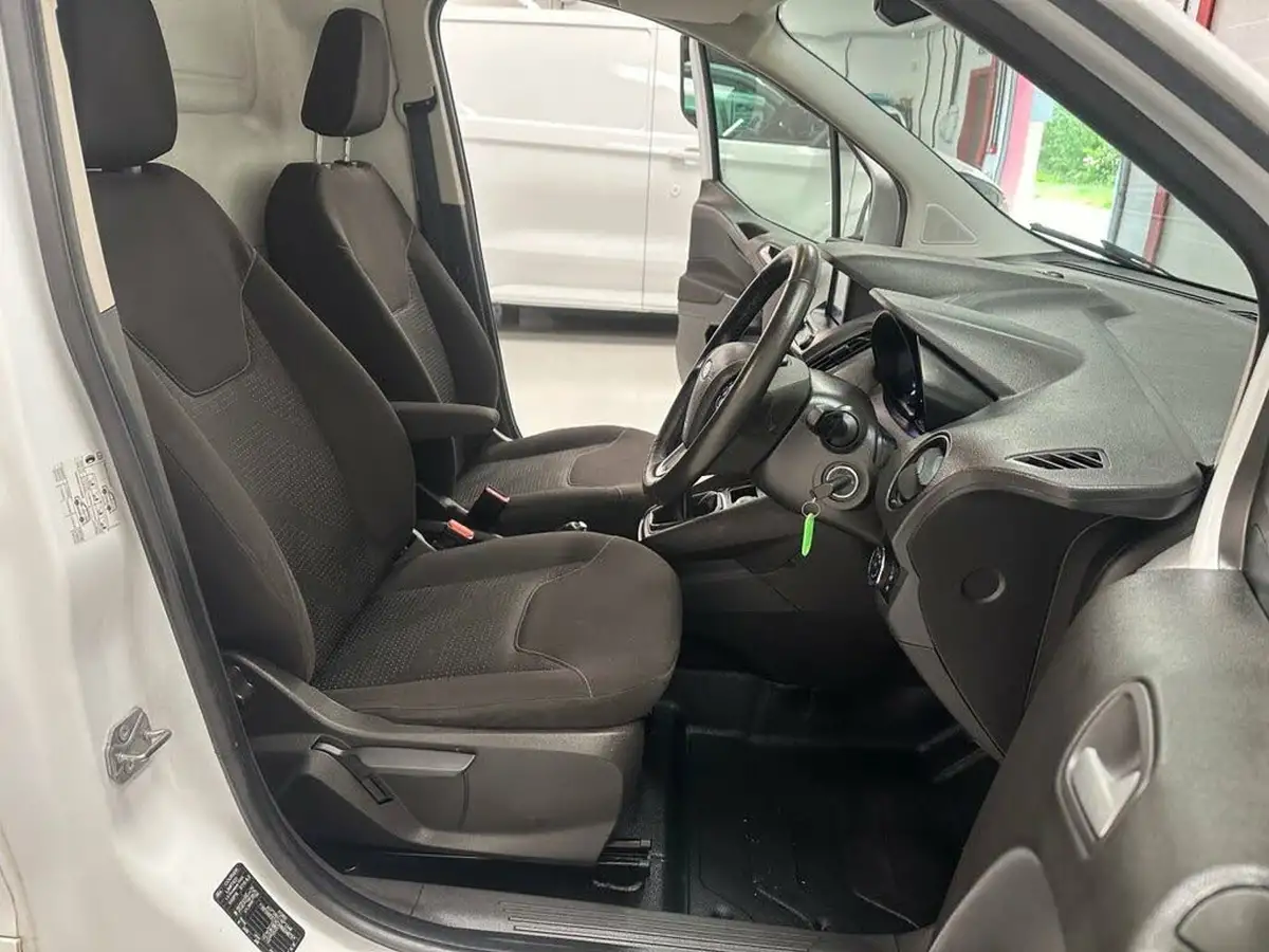 2022-ford-transit-courier-10t-limited-ecoboost-big-4