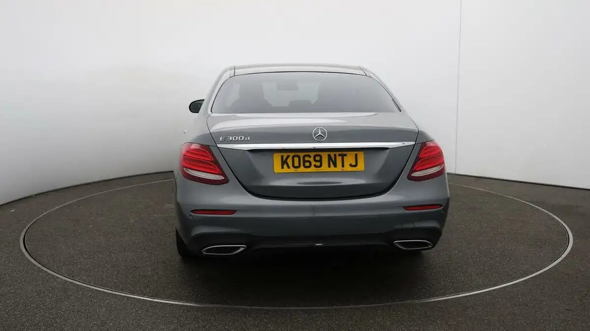 2020-mercedes-benz-e-class-20d-e300d-amg-line-edition-premium-plus-saloon-4d-big-60