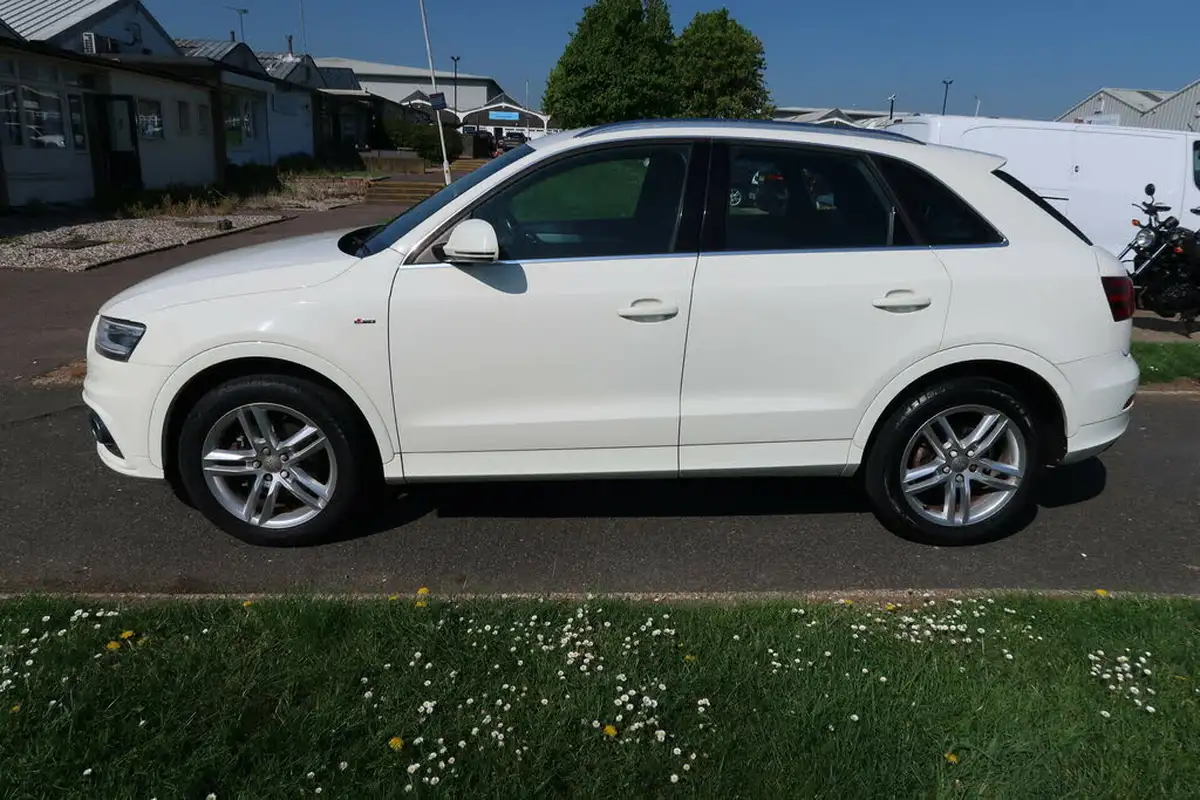 2012-audi-q3-20td-s-line-140ps-big-7