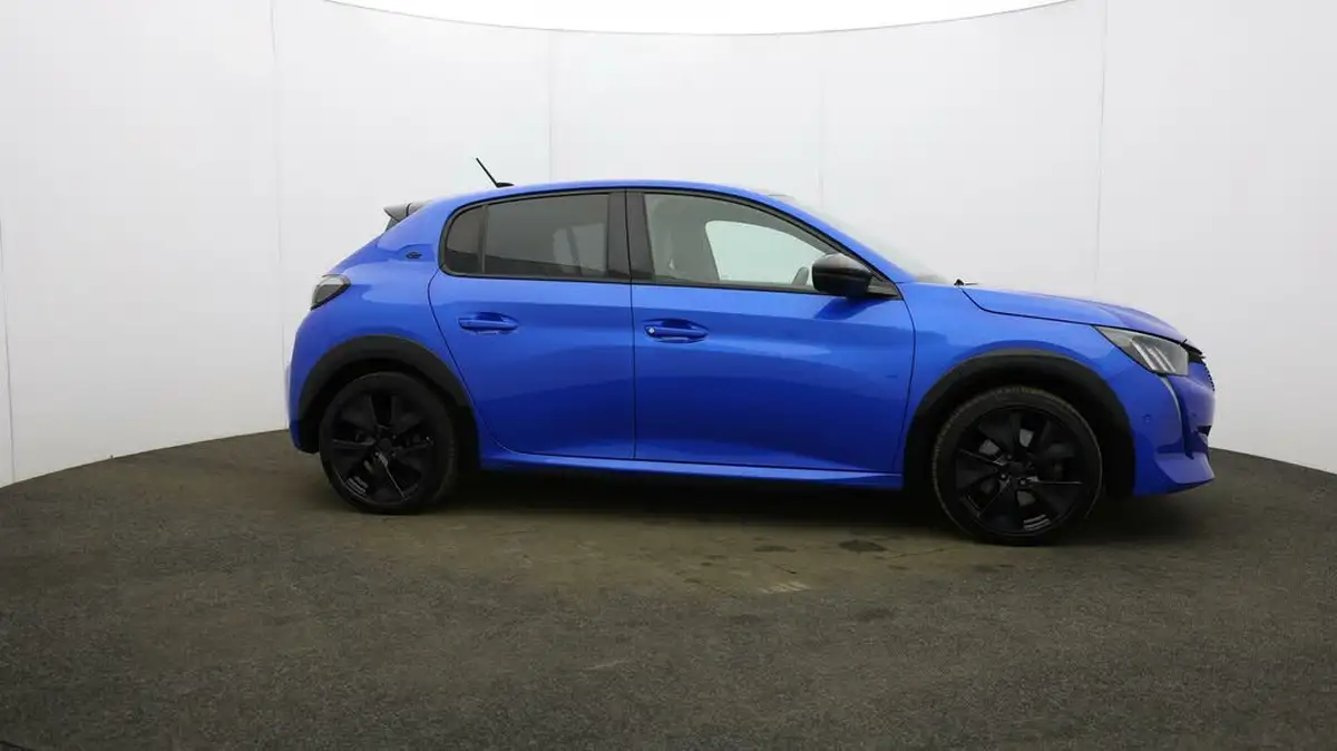 2021-peugeot-208-e-gt-premium-big-49