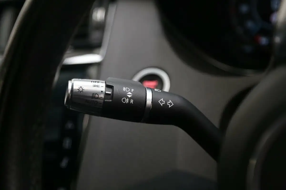 2021-jaguar-e-pace-20-d200-r-dynamic-se-big-16