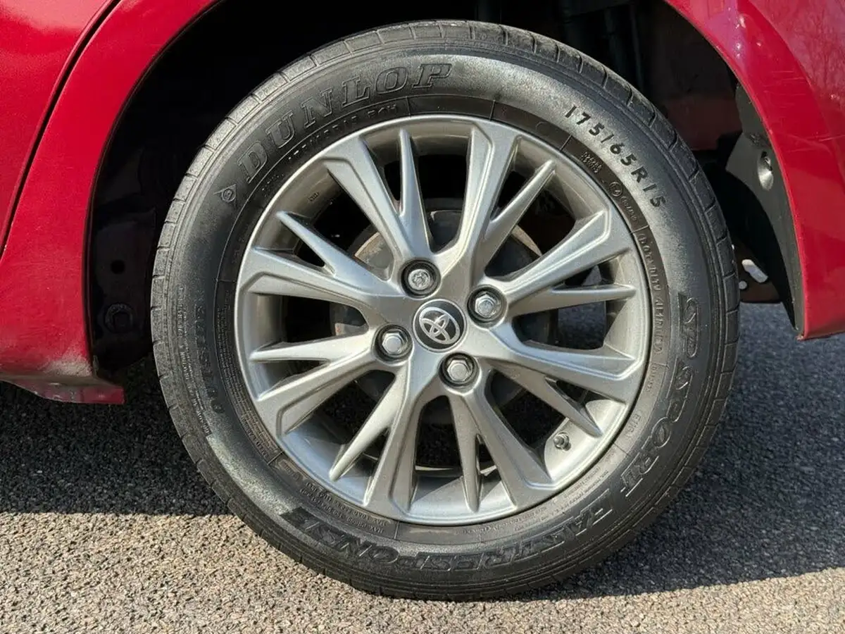 2017-toyota-yaris-10-vvt-i-icon-tech-big-33