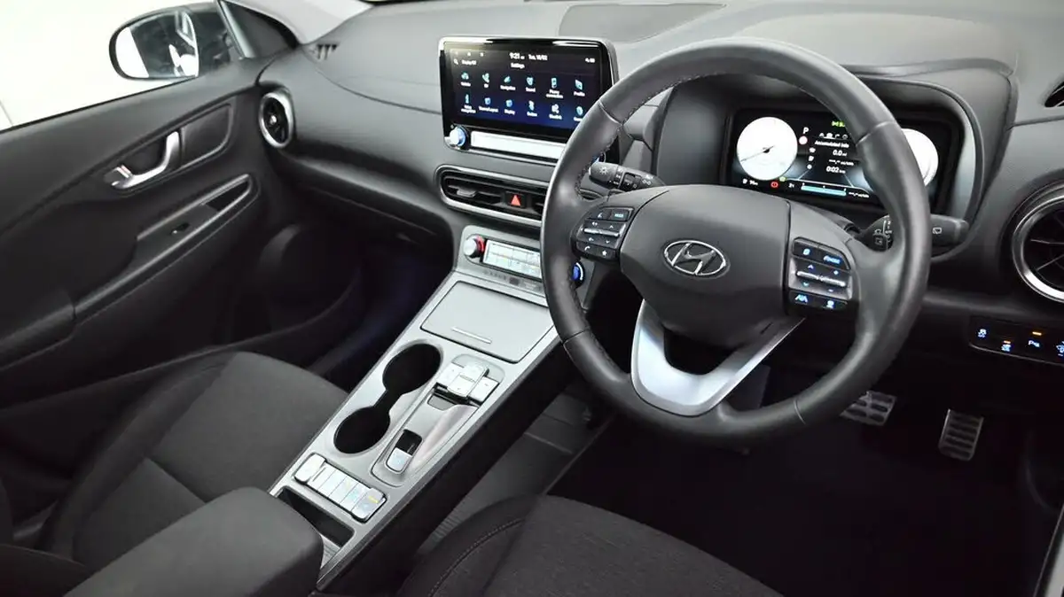 2022-hyundai-kona-e-premium-204ps-64kwh-7kw-obc-big-9