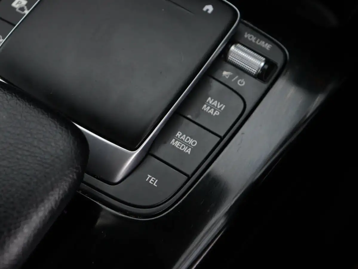 2022-mercedes-benz-cla-13-cla-200-amg-line-premium-coupe-4d-big-29