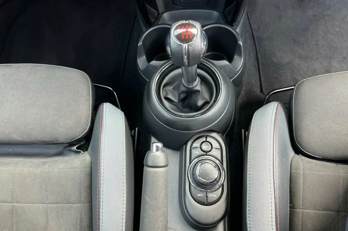 2021-mini-cooper-20-john-cooper-works-anniversary-edition-big-26