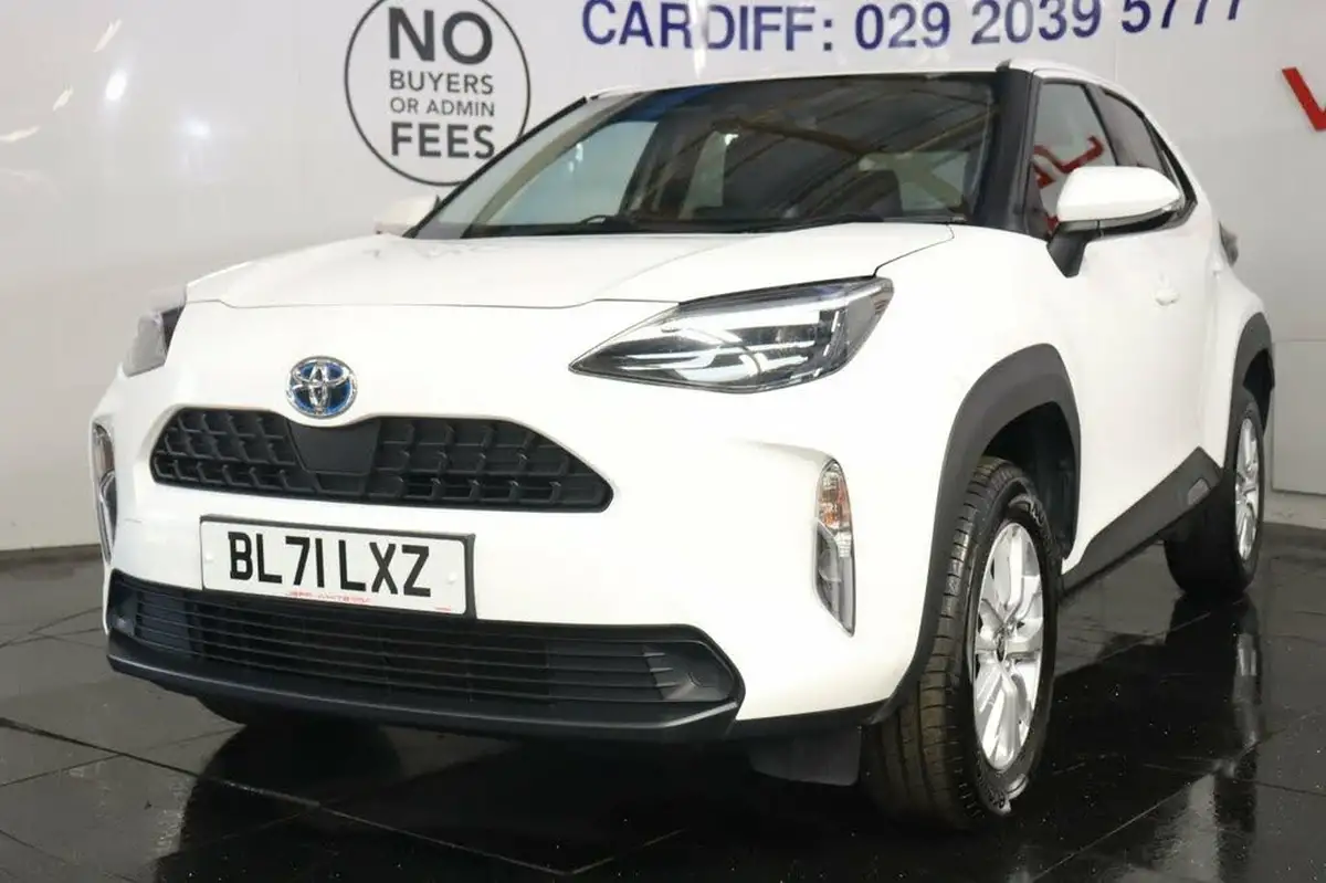 2022-toyota-yaris-cross-15-vvt-i-icon-big-12