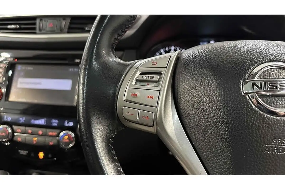 2016-nissan-qashqai-12-dig-t-tekna-xtronic-cvt-big-40