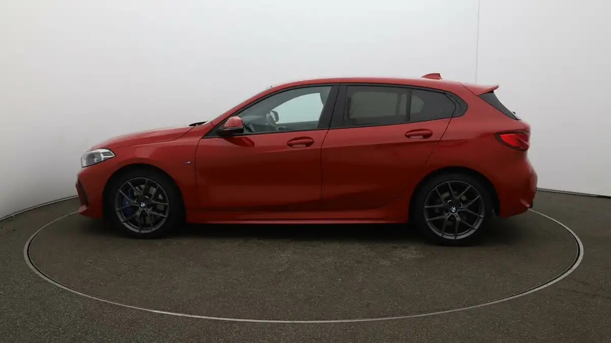 2021-bmw-1-series-20td-118d-m-sport-lcp-big-64
