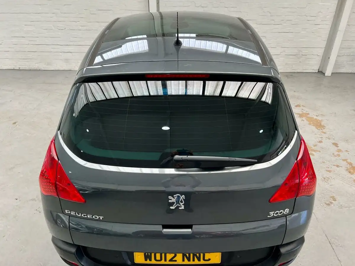 2012-peugeot-3008-crossover-16td-sportium-big-37