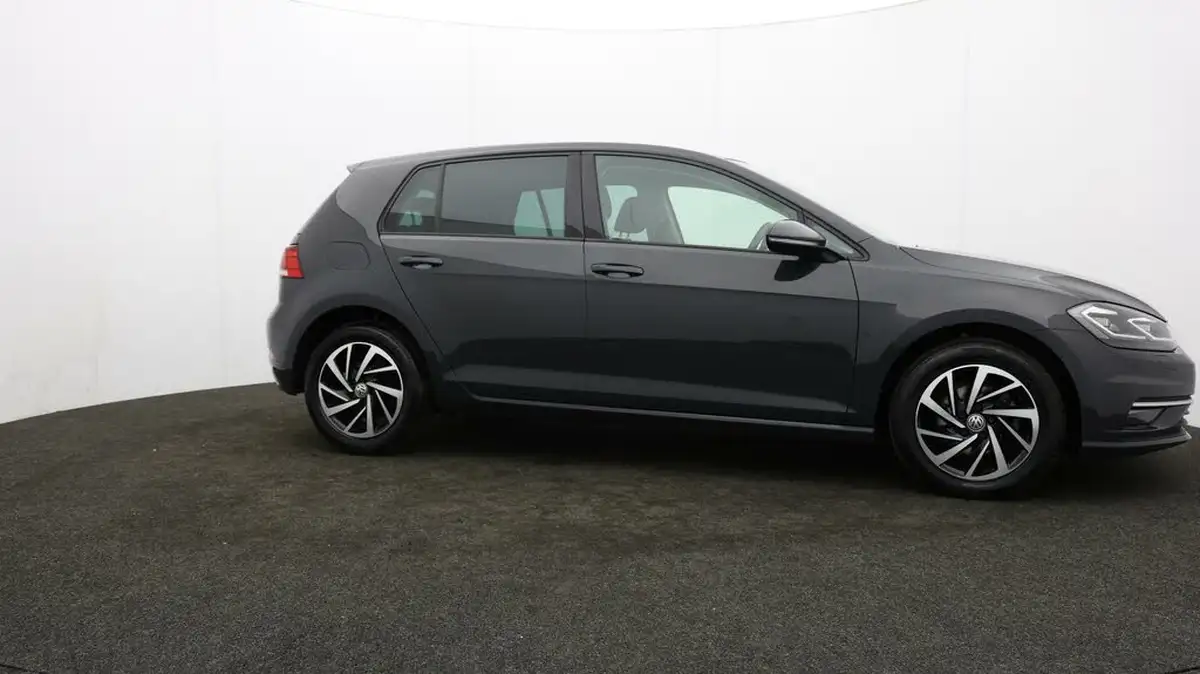 2019-volkswagen-golf-16tdi-match-edition-hatchback-big-40