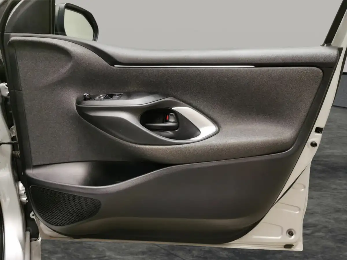 2021-toyota-yaris-15-vvt-i-icon-114bhp-hybrid-1490cc-e-cvt-big-35