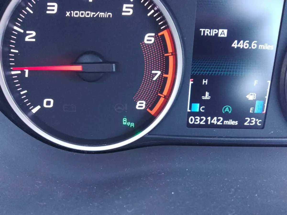 2020-mitsubishi-eclipse-cross-15-black-big-43