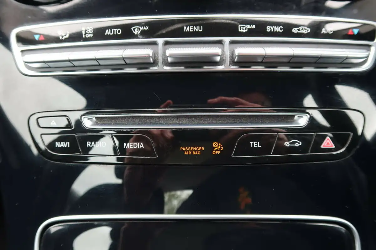 2015-mercedes-benz-c-class-21cdi-c220-sport-ss-saloon-4d-7g-tronic-plus-big-35