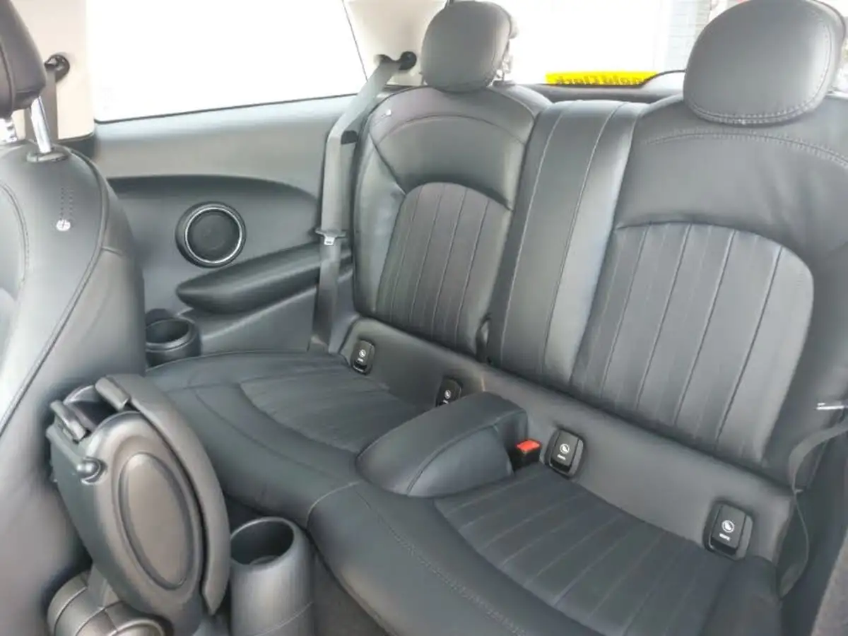2019-mini-cooper-15-cooper-exclusive-134bhp-hatchback-3d-big-5