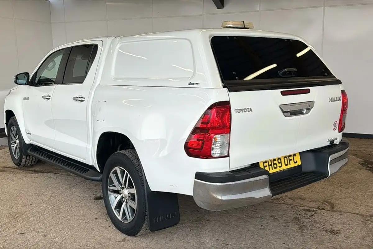 2019-toyota-hi-lux-24d-4d-invincible-150hpeu6dt-e-32t-big-1
