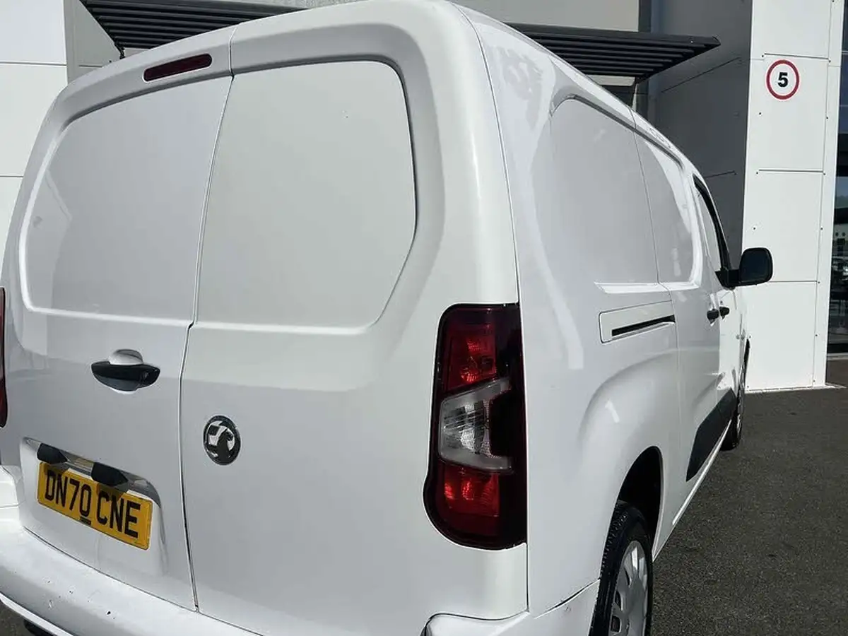 2020-vauxhall-combo-15cdti-sportive-2300-100pseu6d-t-l2h1-panel-big-6