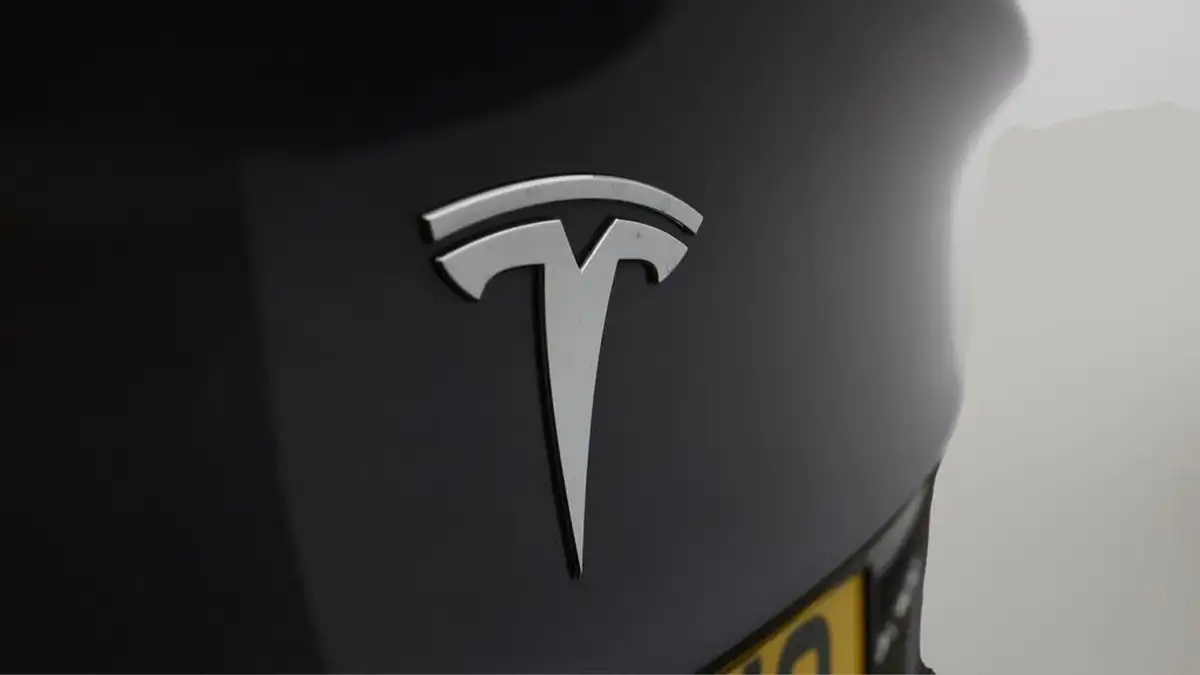 2021-tesla-model-3-e-long-range-awd-big-19
