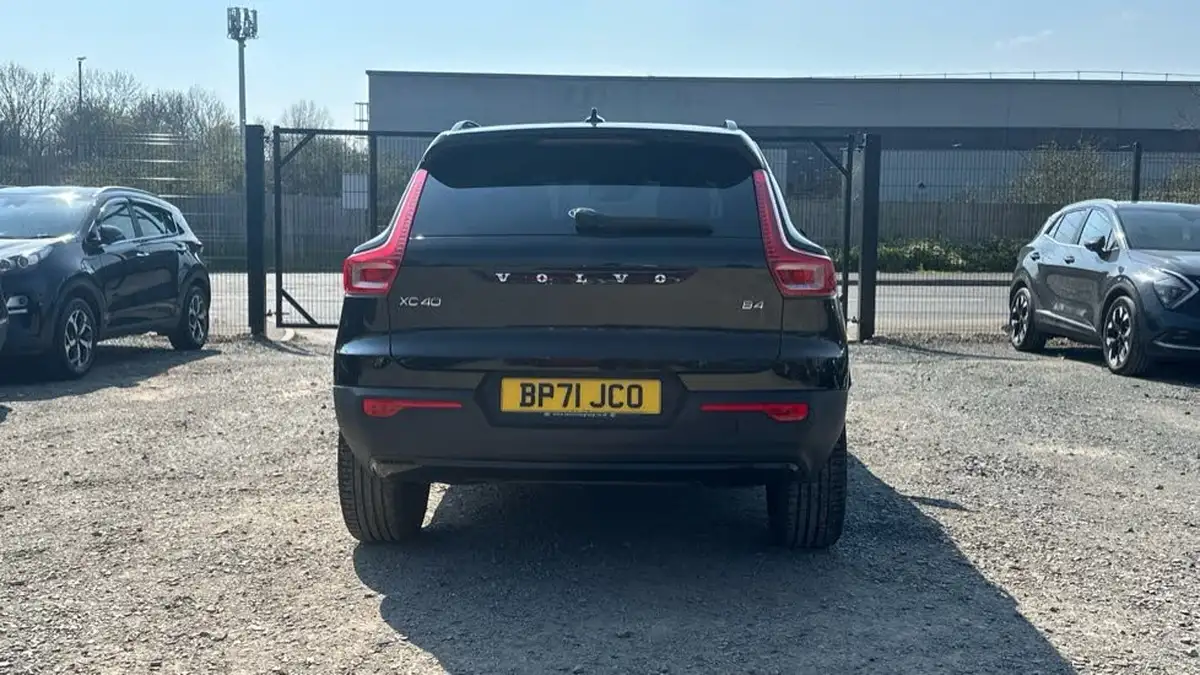 2022-volvo-xc40-20-b4-r-design-pro-big-12