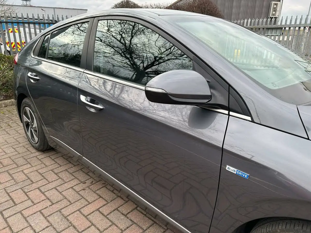 2018-hyundai-ioniq-16-gdi-premium-se-hybrid-big-29