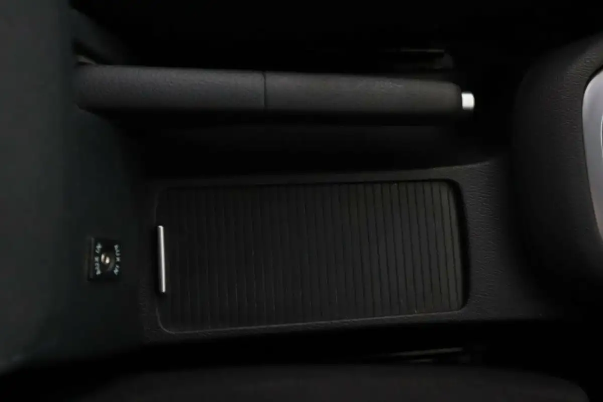 2010-volkswagen-golf-14-se-125ps-hatchback-5d-dsg-big-21