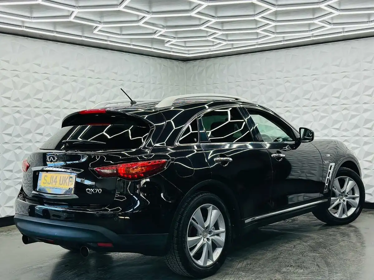 2014-infiniti-qx70-30td-gt-big-2