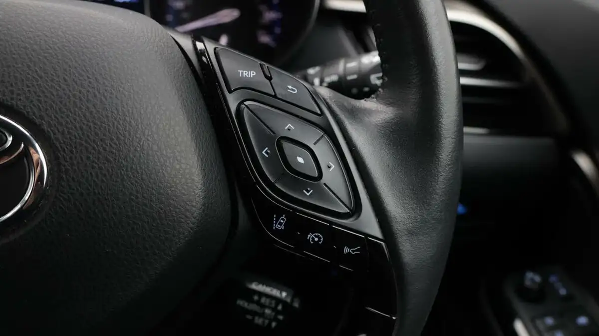 2020-toyota-c-hr-18-vvt-i-excel-big-26
