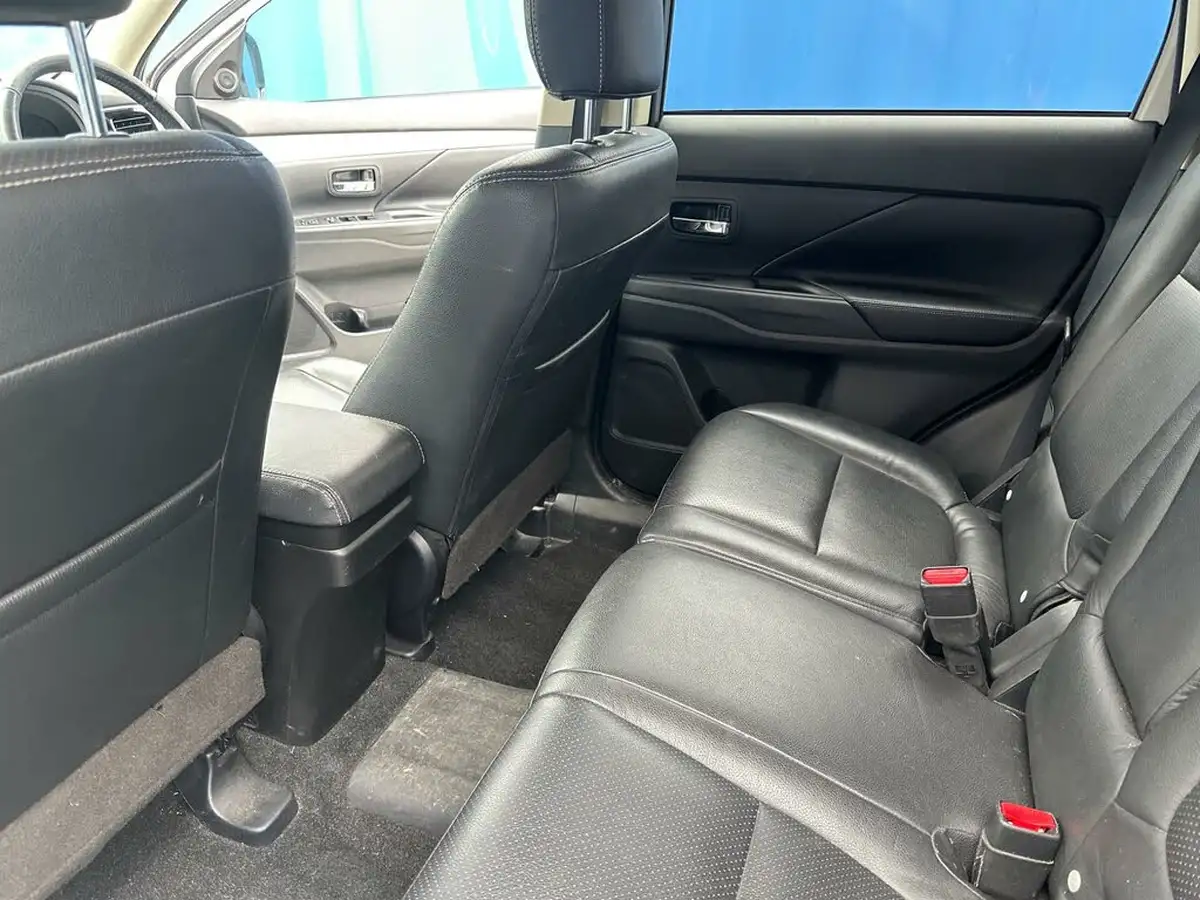 2015-mitsubishi-outlander-20-gx3h-5st-big-22