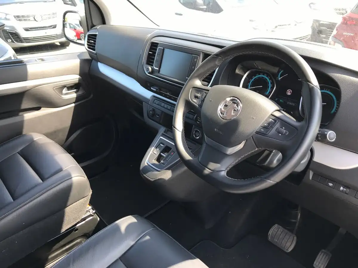 2023-vauxhall-vivaro-life-e-ultimate-l-big-2