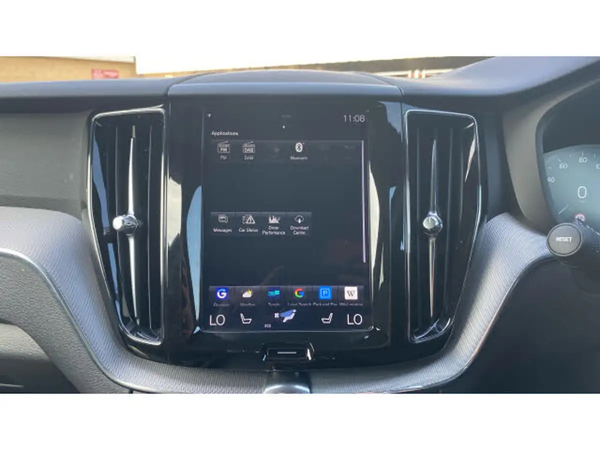 2019-volvo-xc60-20-t5-r-design-awd-big-26