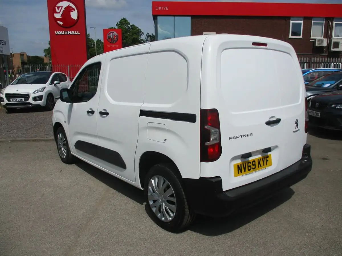 2020-peugeot-partner-15-bluehdi-1000-professional-100ps-eu6dt-panel-big-6