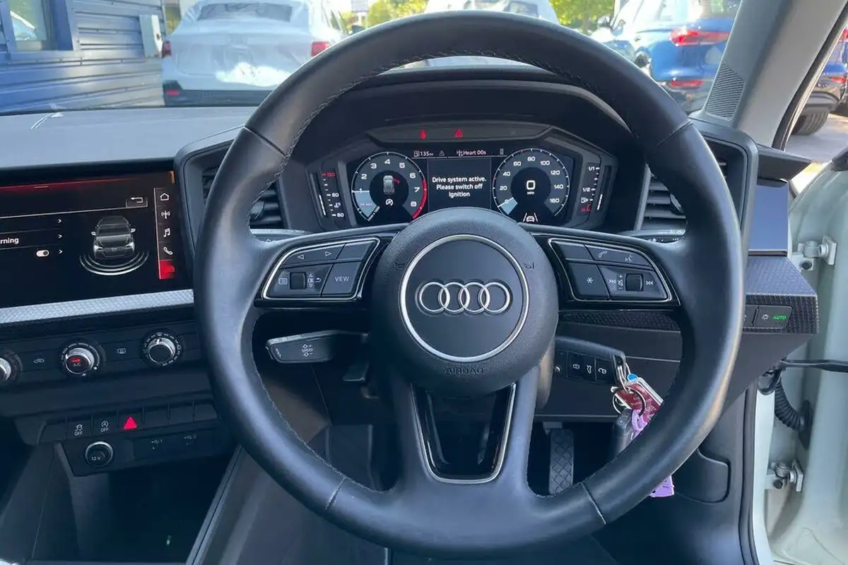 2023-audi-a1-10-25-tfsi-technik-big-35