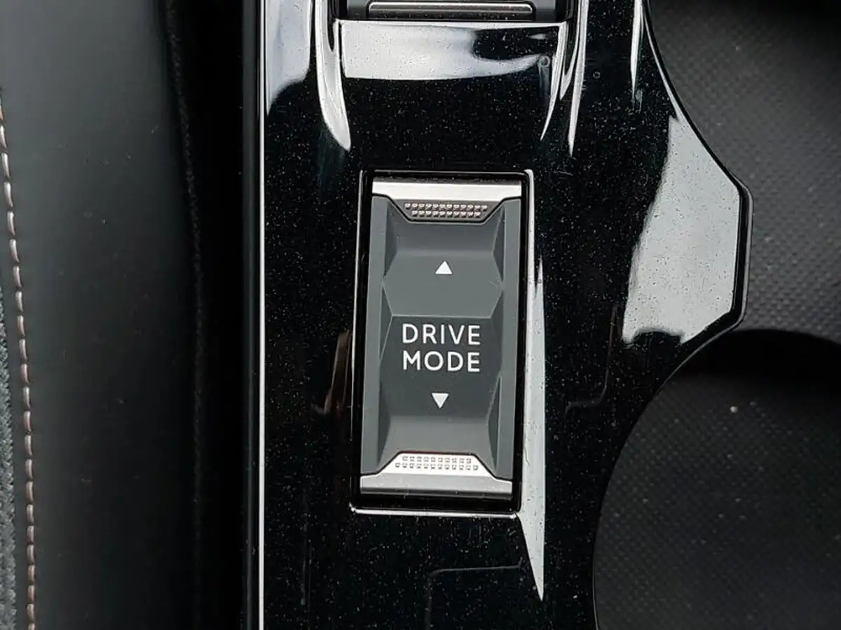 2024-peugeot-2008-suv-12-puretech-allure-130ps-big-13