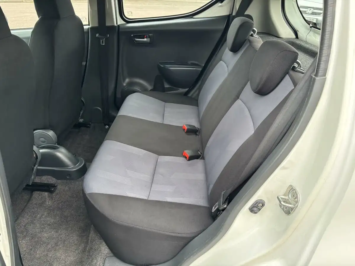 2014-suzuki-alto-10-sz-big-20