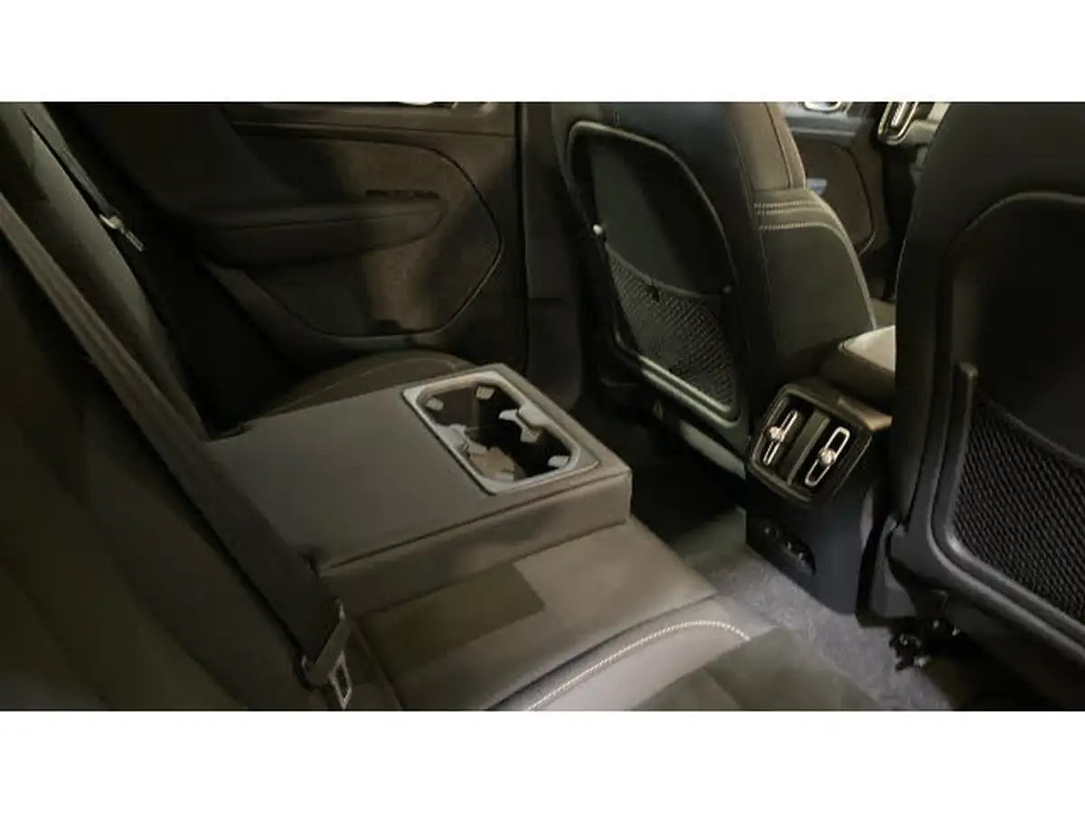 2022-volvo-c40-e-twin-recharge-pro-big-25