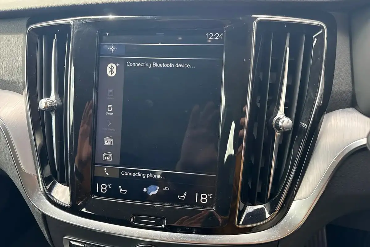 2019-volvo-v60-20td-d4-cross-country-big-45