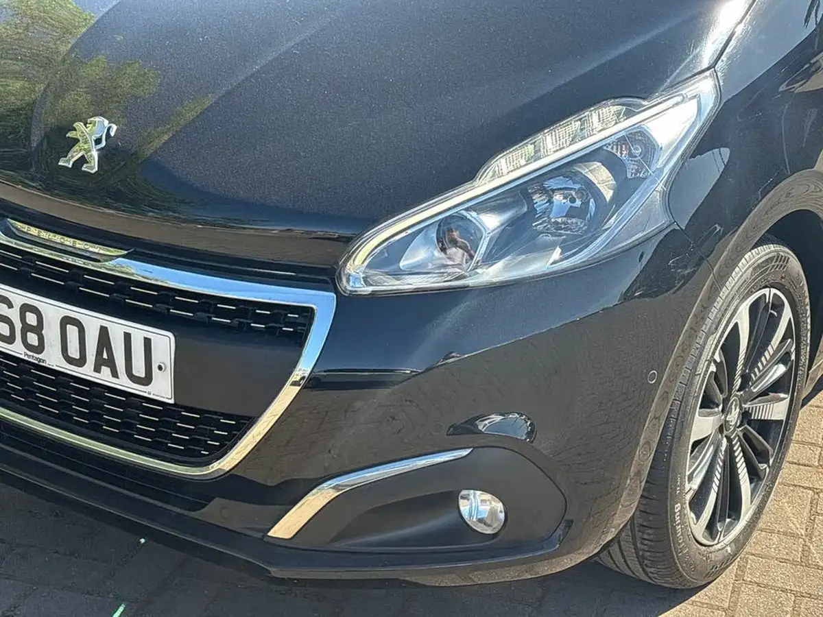 2018-peugeot-208-12-puretech-tech-edition-82bhp-big-18