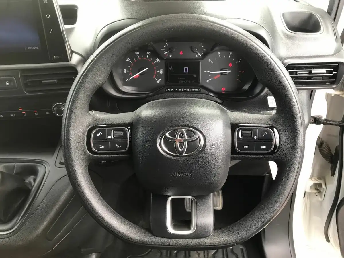2021-toyota-proace-city-15d-icon-100hpeu6dt-e-l1-big-10