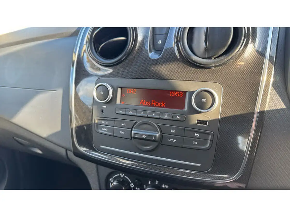2018-dacia-sandero-09-tce-essential-big-21
