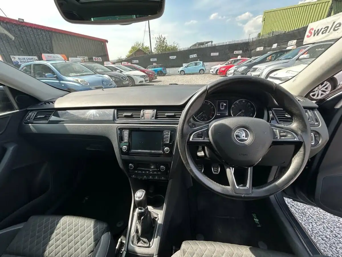 2015-skoda-rapid-spaceback-12-tsi-se-sport-big-23