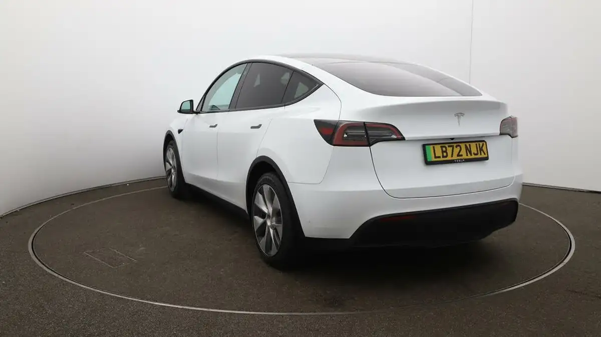 2022-tesla-model-y-e-rwd-big-59