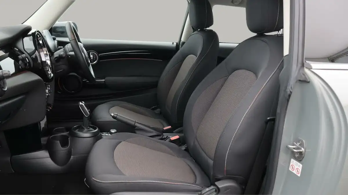 2022-mini-cooper-15-cooper-classic-hatchback-3d-auto-big-14