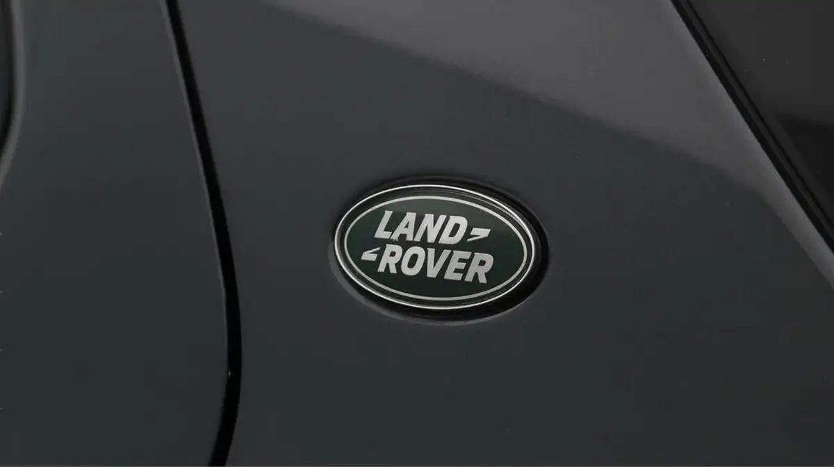 2022-land-rover-discovery-sport-15-p300e-r-dynamic-hse-big-21