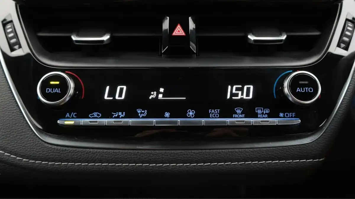 2021-toyota-corolla-18-vvt-i-icon-tech-spare-wheel-touring-sports-5d-big-11