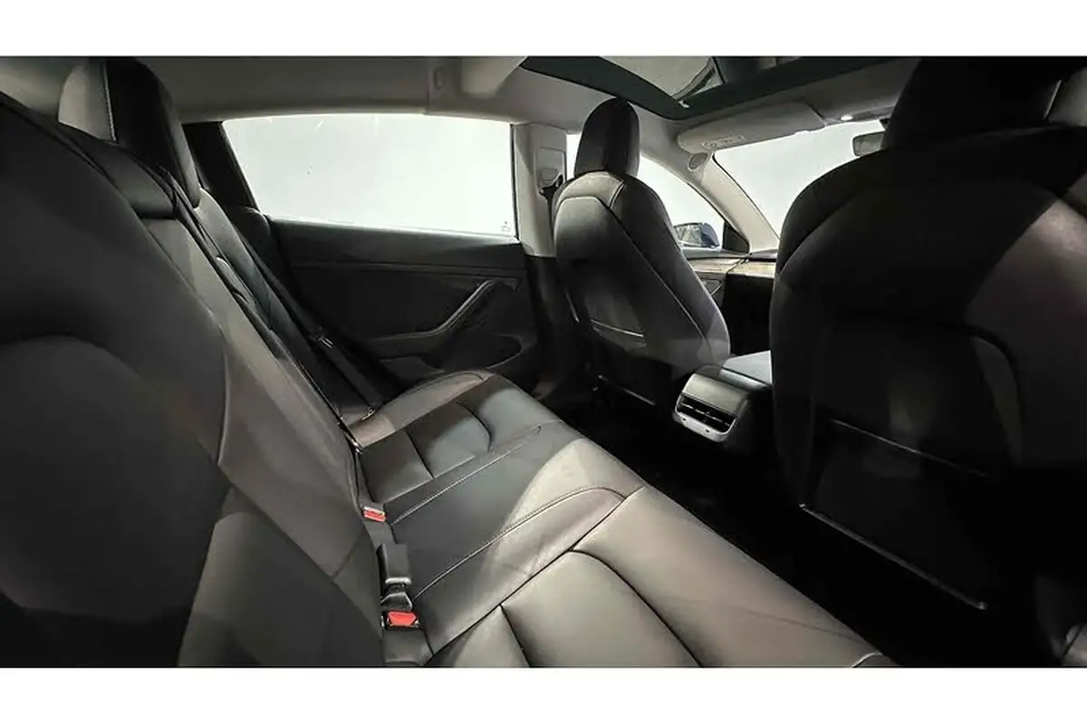 2022-tesla-model-3-e-performance-big-24
