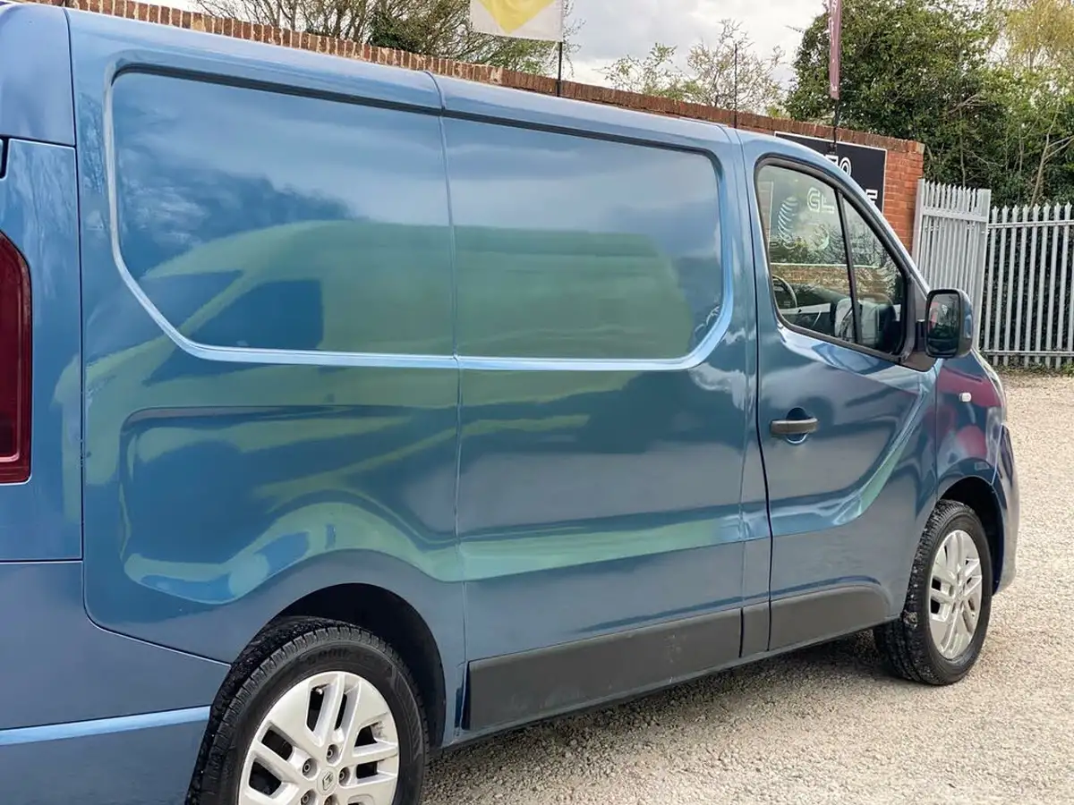 2021-renault-trafic-20dci-sl28-energy-120-sport-non-nav-big-24