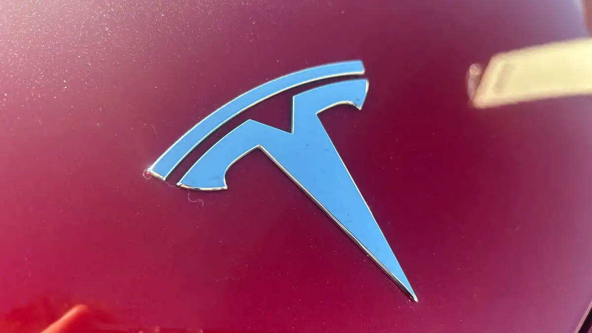 2020-tesla-model-3-e-long-range-big-26