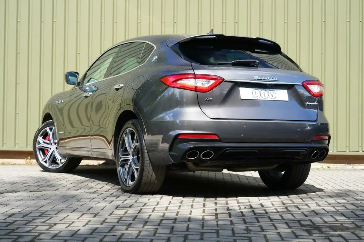 2019-maserati-levante-30-gransport-nerissimo-pack-ss-big-4