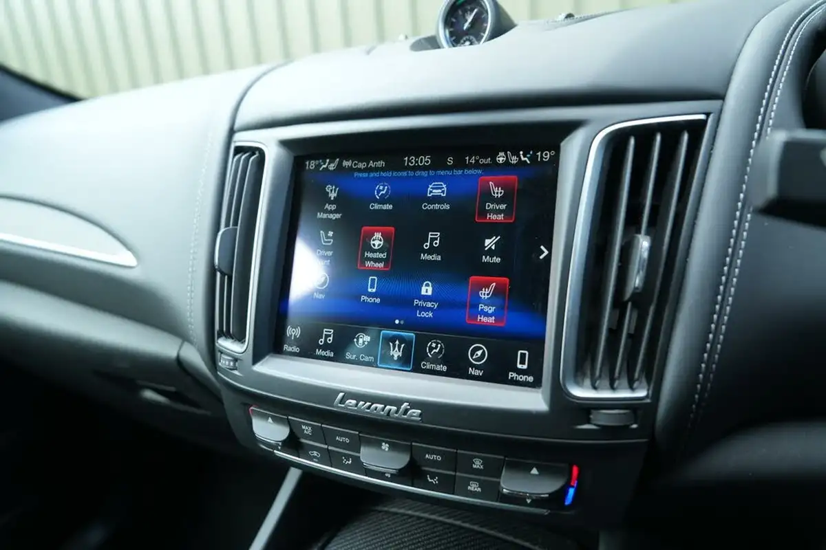 2019-maserati-levante-30-gransport-nerissimo-pack-ss-big-28
