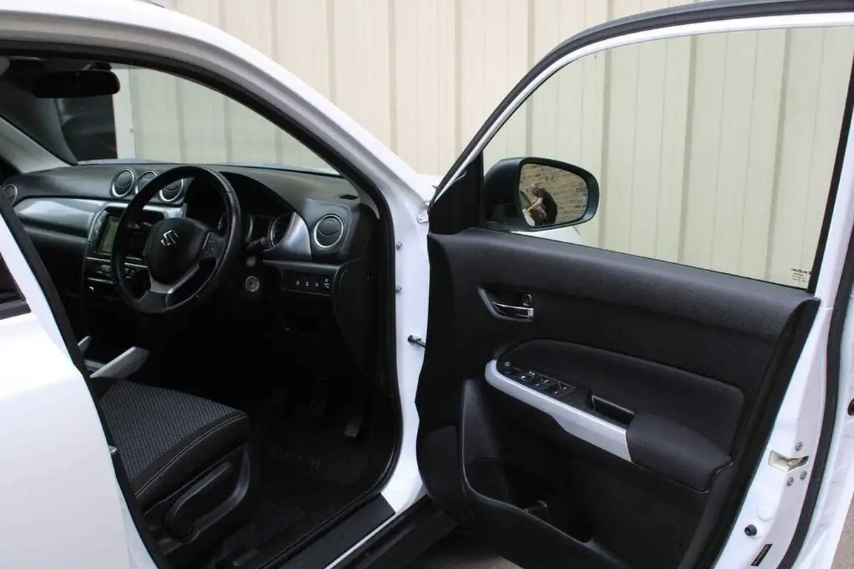 2016-suzuki-vitara-16-sz-t-big-11
