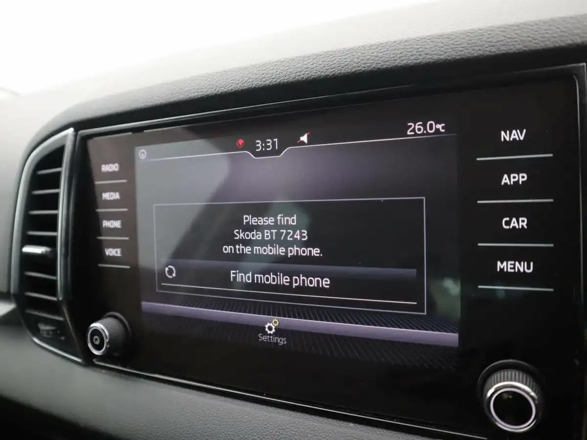 2019-skoda-karoq-10-tsi-se-technology-big-22